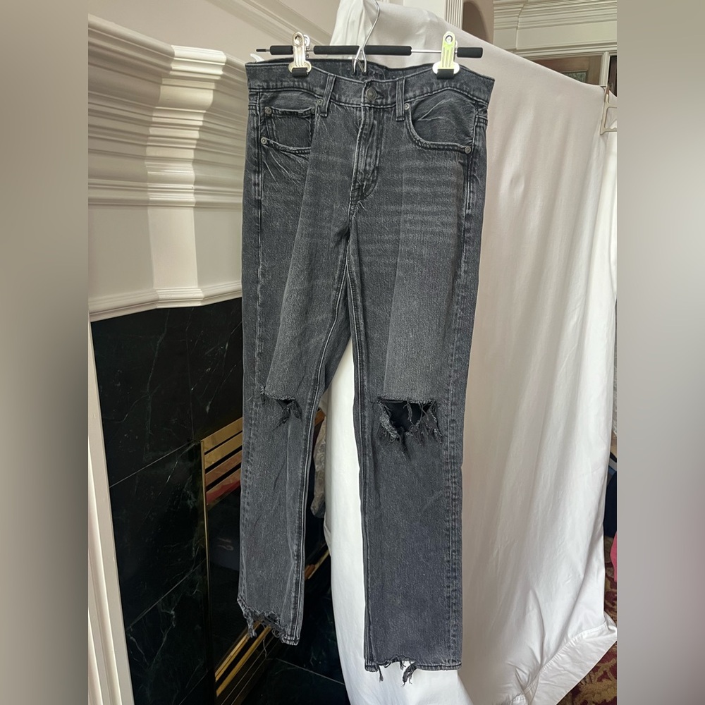 American Eagle Black Low-Waisted Straight Leg Jeans